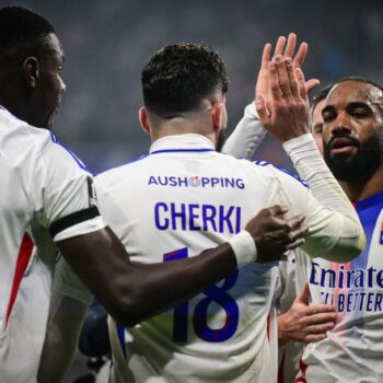 OL-ASSE : Lacazette et Perri, « sauveurs » d’un derby qui aurait pu mal tourner pour les Lyonnais